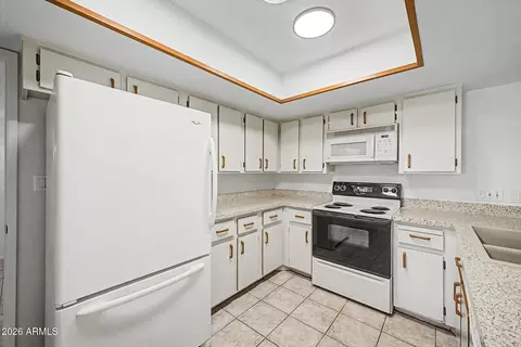 Kitchen - 4827 E Paiute St, Phoenix, AZ 85044 photo 3 of 3