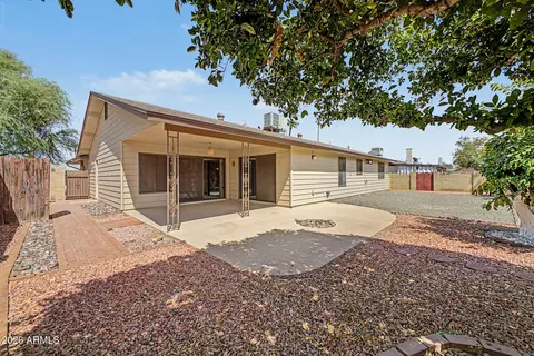 Exterior - 4827 E Paiute St, Phoenix, AZ 85044 photo 6 of 7