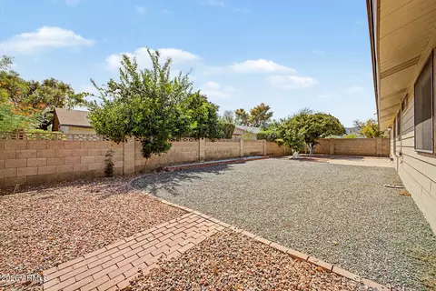 Exterior - 4827 E Paiute St, Phoenix, AZ 85044 photo 5 of 7