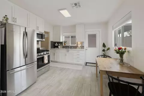 Kitchen - 4445 N Longview Ave, Phoenix, AZ 85014 photo 1 of 1