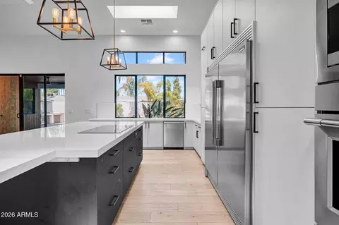 Kitchen - 4410 E Turney Ave, Phoenix, AZ 85018 photo 3 of 4