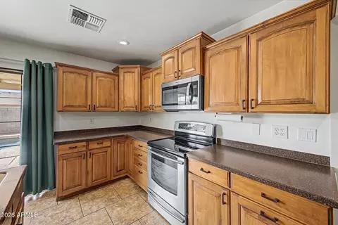 Kitchen - 2055 E 7th Ave, Mesa, AZ 85204 photo 6 of 6