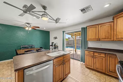 Kitchen - 2055 E 7th Ave, Mesa, AZ 85204 photo 5 of 6