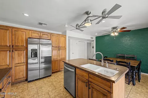 Kitchen - 2055 E 7th Ave, Mesa, AZ 85204 photo 4 of 6