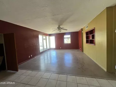 Living - 1201 E Desert Park Ln, Phoenix, AZ 85020 photo 2 of 4