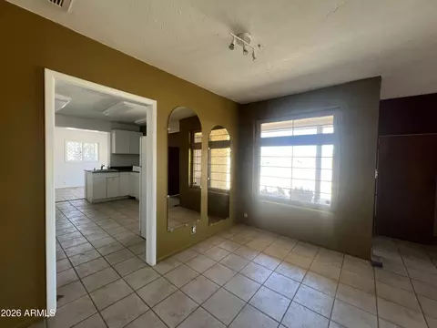 Living - 1201 E Desert Park Ln, Phoenix, AZ 85020 photo 1 of 4