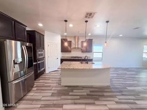 Kitchen - 2626 W Gray Wolf Trl, Phoenix, AZ 85085 photo 1 of 2