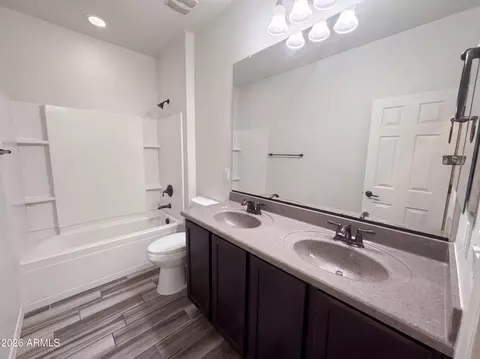 Bath - 2626 W Gray Wolf Trl, Phoenix, AZ 85085 photo 5 of 5