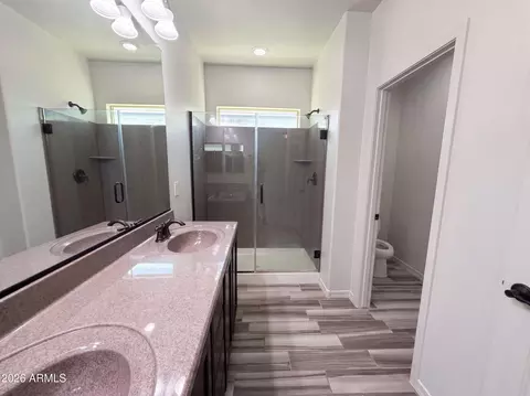 Bath - 2626 W Gray Wolf Trl, Phoenix, AZ 85085 photo 1 of 5
