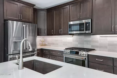 Kitchen - 4133 E Bethena St, Gilbert, AZ 85295 photo 3 of 4
