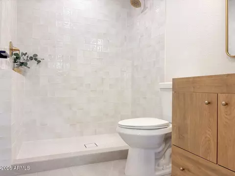 Bath - 4432 E Voltaire Ave, Phoenix, AZ 85032 photo 3 of 3