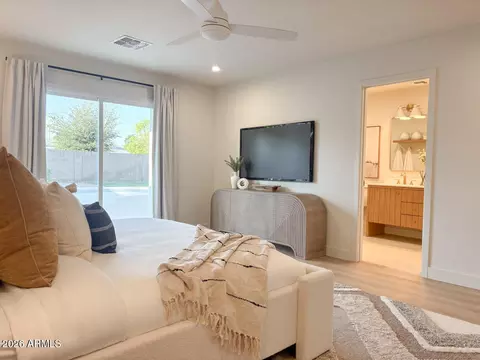 Bedroom - 4432 E Voltaire Ave, Phoenix, AZ 85032 photo 2 of 4