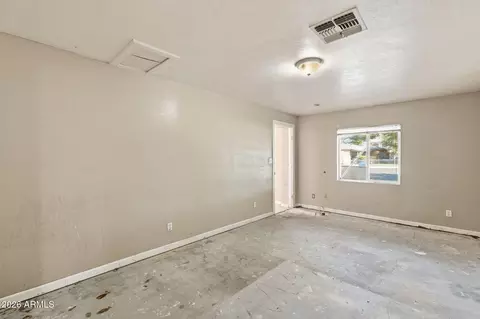 Living - 3331 N 18th Ave, Phoenix, AZ 85015 photo 6 of 7