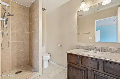 Bath - 3331 N 18th Ave, Phoenix, AZ 85015 photo 2 of 4
