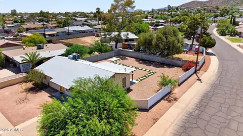 View/Area - 2501 E Karen Dr, Phoenix, AZ 85032 photo 8 of 9