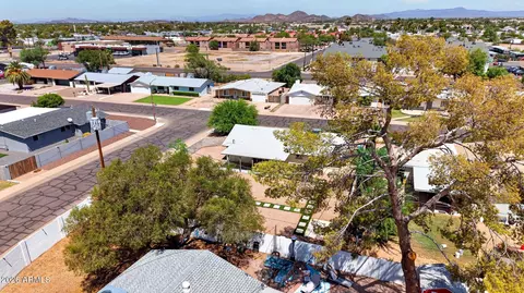 View/Area - 2501 E Karen Dr, Phoenix, AZ 85032 photo 7 of 9