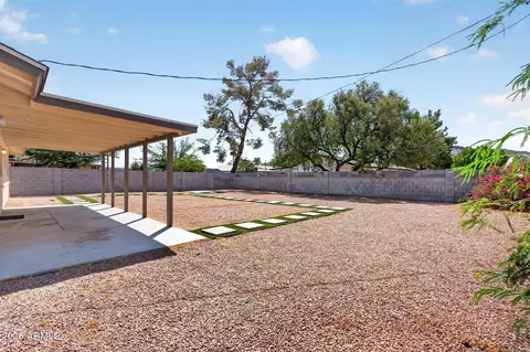 Exterior - 2501 E Karen Dr, Phoenix, AZ 85032 photo 8 of 11