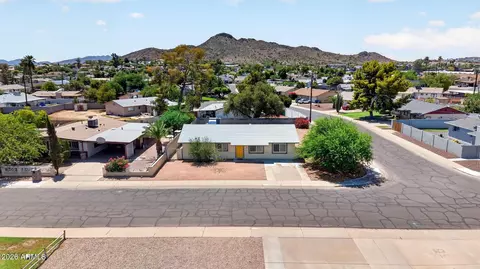 View/Area - 2501 E Karen Dr, Phoenix, AZ 85032 photo 2 of 9