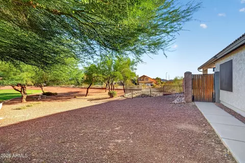 Exterior - 1921 E Siesta Ln, Phoenix, AZ 85024 photo 10 of 11