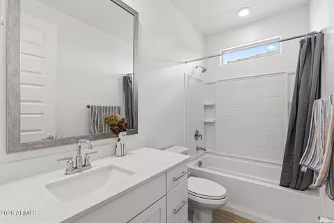 Bath - 1523 W Corral Rd, Phoenix, AZ 85041 photo 1 of 4
