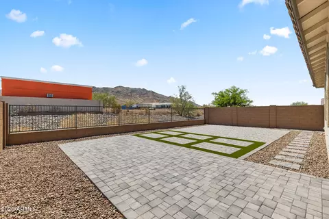 Exterior - 1523 W Corral Rd, Phoenix, AZ 85041 photo 4 of 10