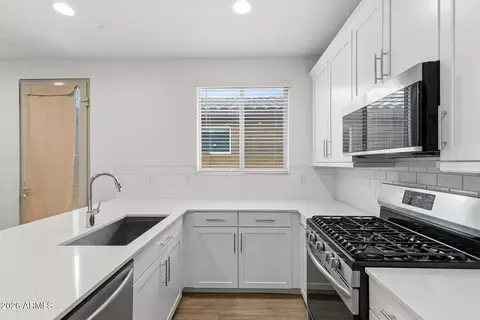 Kitchen - 1523 W Corral Rd, Phoenix, AZ 85041 photo 5 of 5