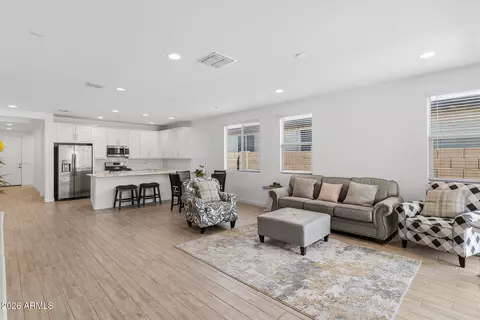 Entry Way - 1523 W Corral Rd, Phoenix, AZ 85041 photo 4 of 6