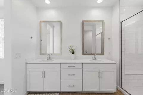 Bath - 1523 W Corral Rd, Phoenix, AZ 85041 photo 3 of 4