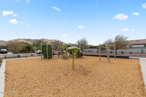 View/Area - 1523 W Corral Rd, Phoenix, AZ 85041 photo 5 of 6