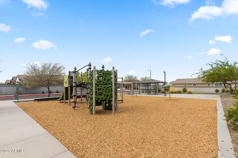 View/Area - 1523 W Corral Rd, Phoenix, AZ 85041 photo 4 of 6