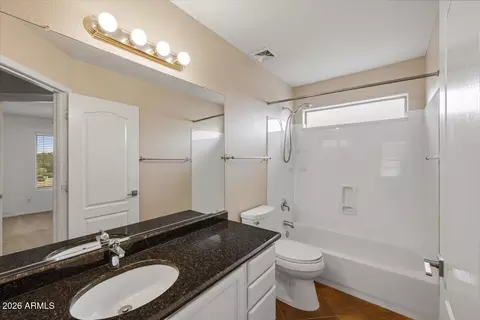 Bath - 1137 S Hazel St, Gilbert, AZ 85296 photo 2 of 5
