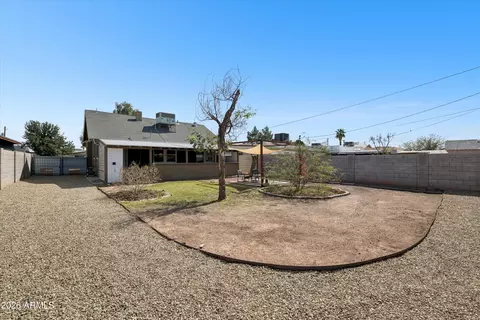 Exterior - 2218 N 21st Pl, Phoenix, AZ 85006 photo 5 of 6