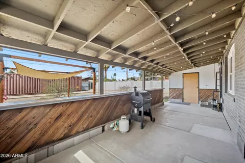 Exterior - 2218 N 21st Pl, Phoenix, AZ 85006 photo 3 of 6