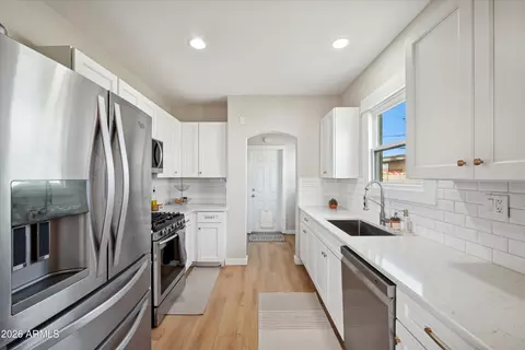 Entry Way - 2218 N 21st Pl, Phoenix, AZ 85006 photo 1 of 2