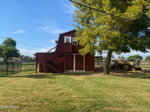 564 E Morgan Dr, Gilbert, AZ 85295 photo 3