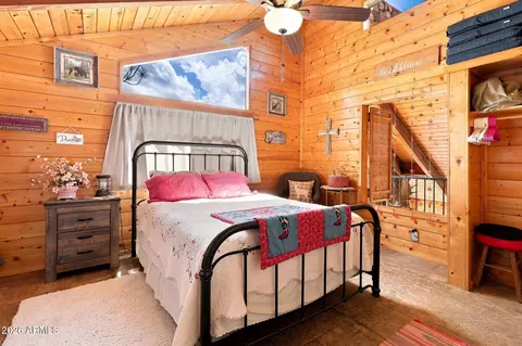 Bedroom - 5415 W Valley View Dr, Pine, AZ 85544 photo 2 of 3