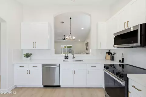 Kitchen - 1146 W 20th Ave, Apache Junction, AZ 85120 photo 3 of 5