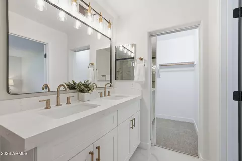 Bath - 1146 W 20th Ave, Apache Junction, AZ 85120 photo 2 of 3