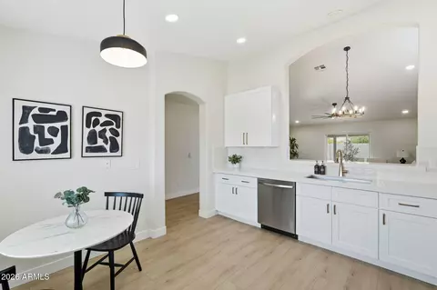 Kitchen - 1146 W 20th Ave, Apache Junction, AZ 85120 photo 4 of 5