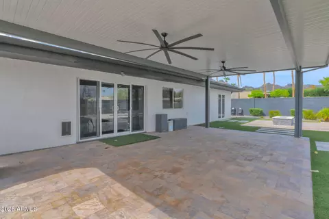 Exterior - 2502 E North Ln, Phoenix, AZ 85028 photo 2 of 12