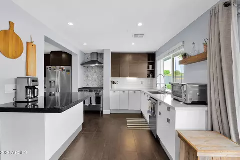 Kitchen - 2502 E North Ln, Phoenix, AZ 85028 photo 1 of 7