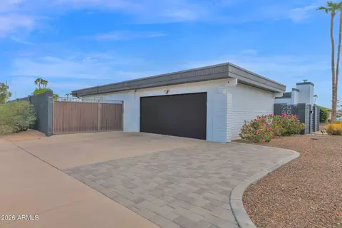 Exterior - 2502 E North Ln, Phoenix, AZ 85028 photo 1 of 12
