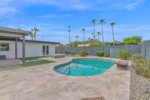 Exterior - 2502 E North Ln, Phoenix, AZ 85028 photo 6 of 12