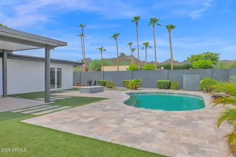 Exterior - 2502 E North Ln, Phoenix, AZ 85028 photo 5 of 12