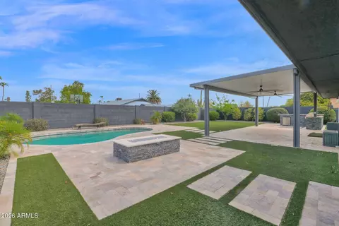 Exterior - 2502 E North Ln, Phoenix, AZ 85028 photo 9 of 12