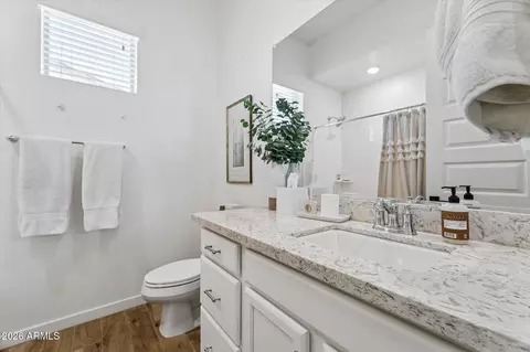 Bath - 1816 E Fallen Leaf Ln, Phoenix, AZ 85024 photo 5 of 6