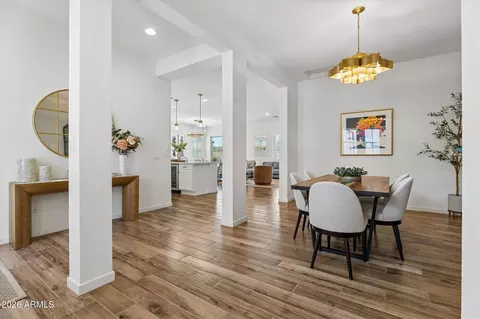Dining - 1816 E Fallen Leaf Ln, Phoenix, AZ 85024 photo 1 of 3