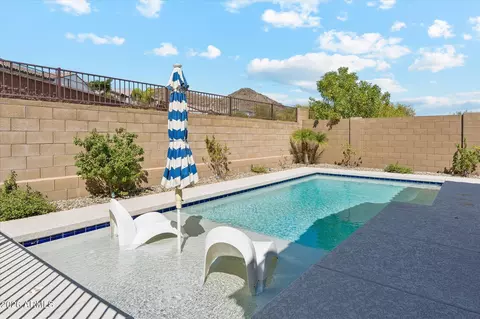 Exterior - 1816 E Fallen Leaf Ln, Phoenix, AZ 85024 photo 5 of 10
