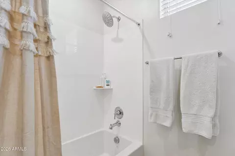 Bath - 1816 E Fallen Leaf Ln, Phoenix, AZ 85024 photo 6 of 6