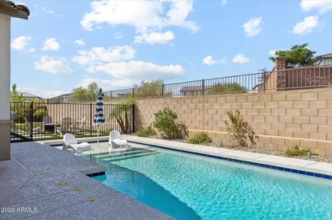 Exterior - 1816 E Fallen Leaf Ln, Phoenix, AZ 85024 photo 7 of 10